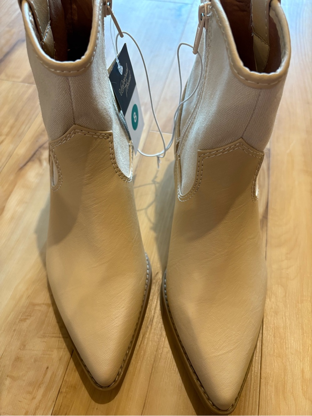 Universal Thread Beige Pointed Toe Ankle Boots
